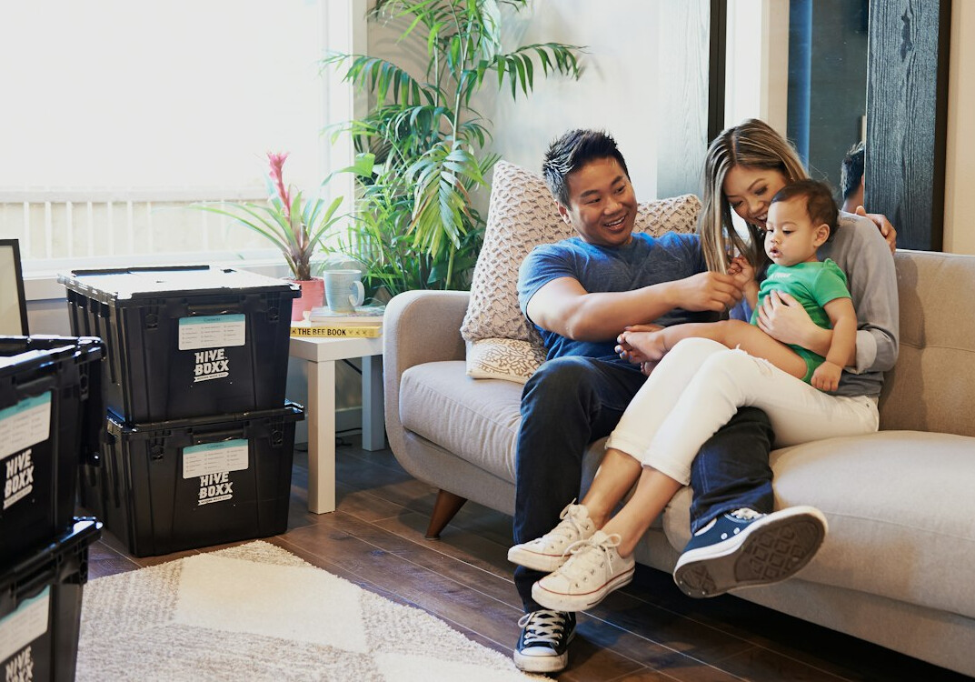 family using ai for savings